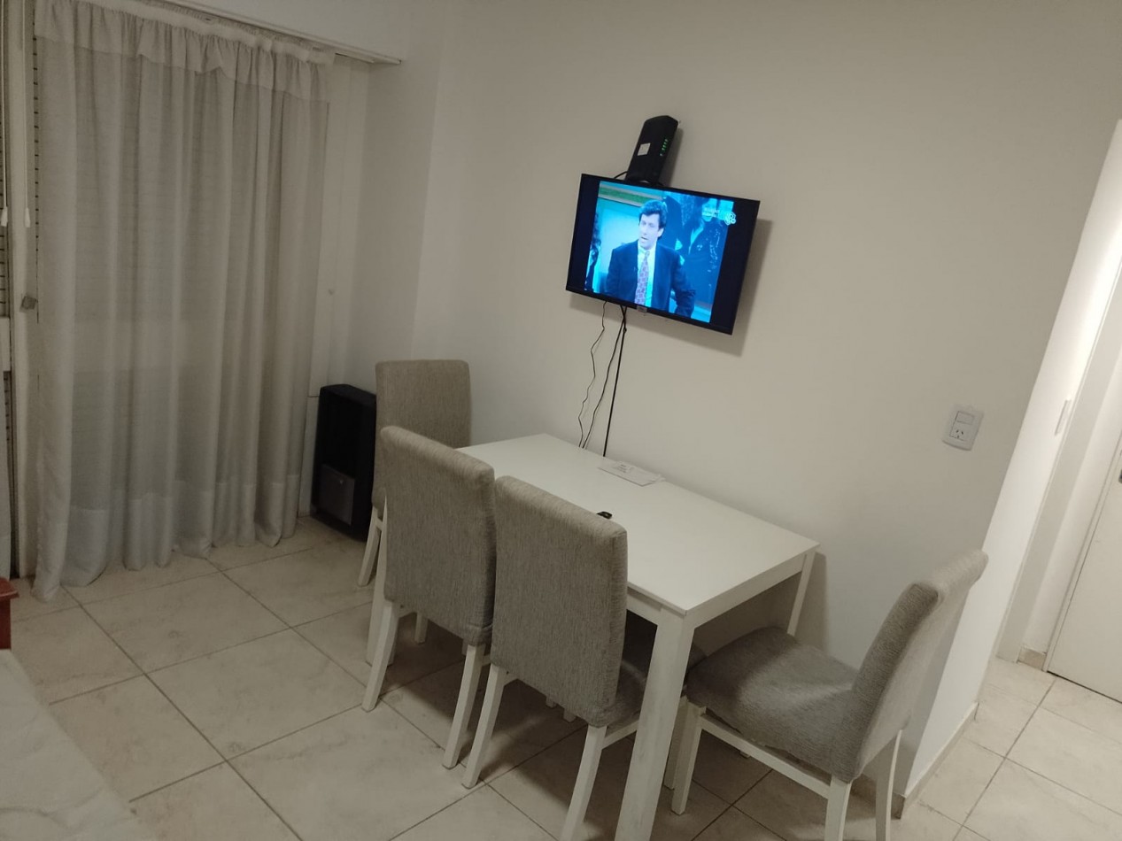 ALQUILER ESTUDIANTES (marzo-diciembre). ZONA CENTRO DEPARTAMENTO DOS AMBIENTES.