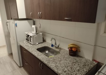 ALQUILER ESTUDIANTES (marzo-diciembre). ZONA CENTRO DEPARTAMENTO DOS AMBIENTES.
